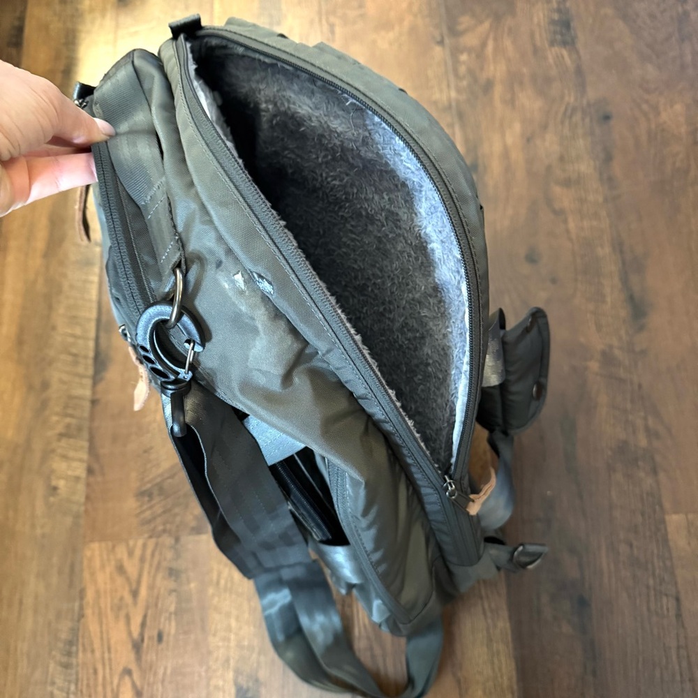 BROOKLYN INDUSTRIES convertible backpack/briefcase, unisex - Picture 8 of 15